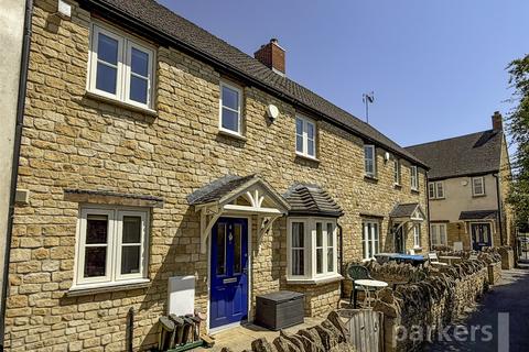 2 bedroom terraced house to rent, High Street, Witney, Oxfordshire, OX28