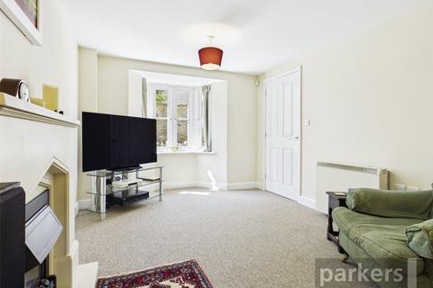 2 bedroom terraced house to rent, High Street, Witney, Oxfordshire, OX28
