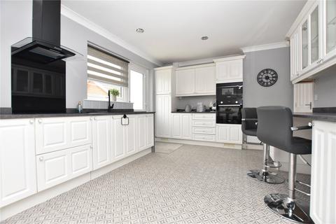 3 bedroom detached bungalow for sale, Upper Green Avenue, Tingley, Wakefield, West Yorkshire
