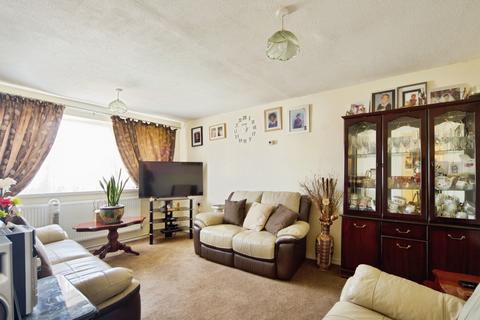1 bedroom flat for sale, Landseer Avenue, Manor Park, London, E12