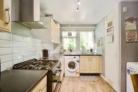 1 bedroom flat for sale, Landseer Avenue, Manor Park, London, E12