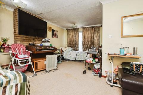 3 bedroom terraced house for sale, Middle Leasow, Quinton, BIRMINGHAM