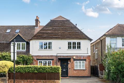 3 bedroom maisonette for sale, Maze Hill, London