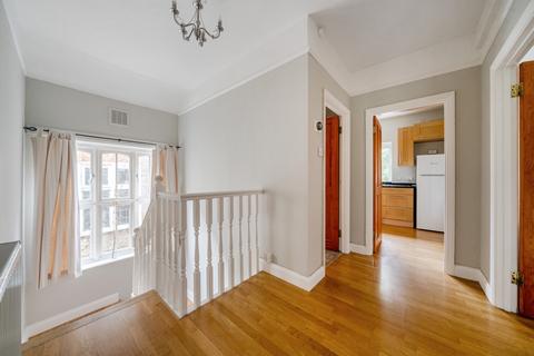 3 bedroom maisonette for sale, Maze Hill, London