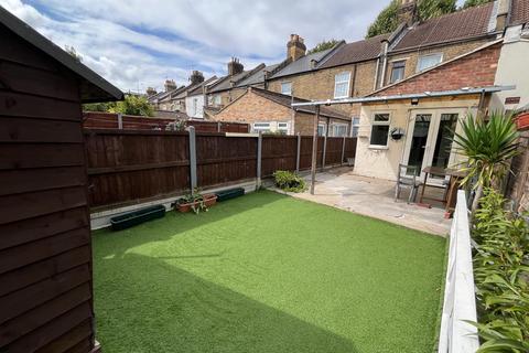 3 bedroom house to rent, Hollybush Street, London, E13