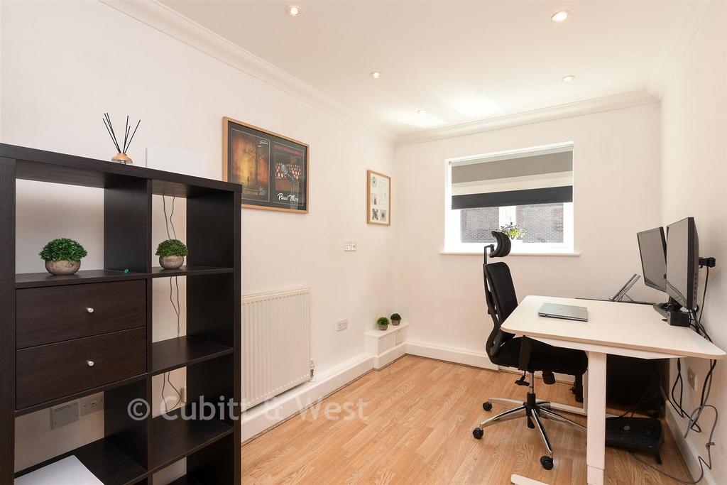 Office / Bedroom 4