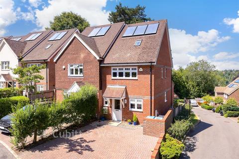 4 bedroom semi-detached house for sale, Tupwood Gardens, Caterham CR3