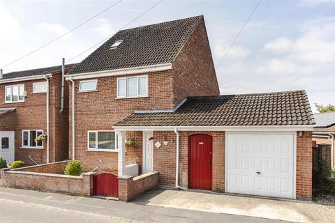 3 bedroom detached house for sale, Grove Street, Kirton Lindsey