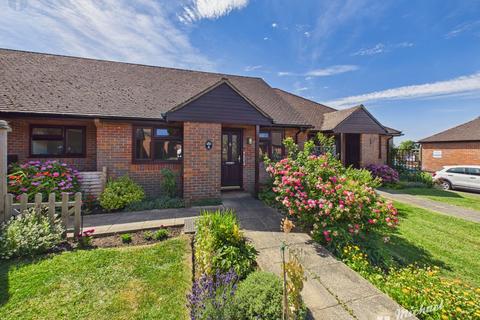 2 bedroom bungalow for sale, William Hill Drive, Bierton