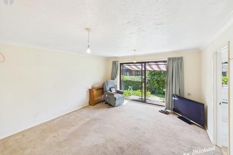 2 bedroom bungalow for sale, William Hill Drive, Bierton