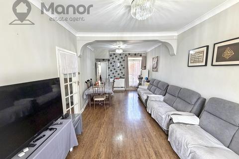 3 bedroom terraced house for sale, Browning Road, Manor Park, E12 6ES