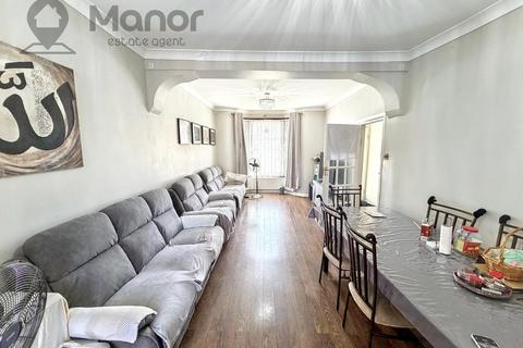 3 bedroom terraced house for sale, Browning Road, Manor Park, E12 6ES