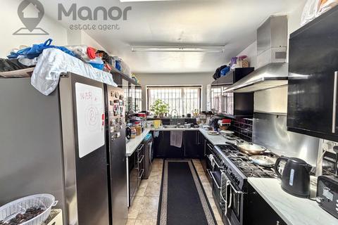 3 bedroom terraced house for sale, Browning Road, Manor Park, E12 6ES