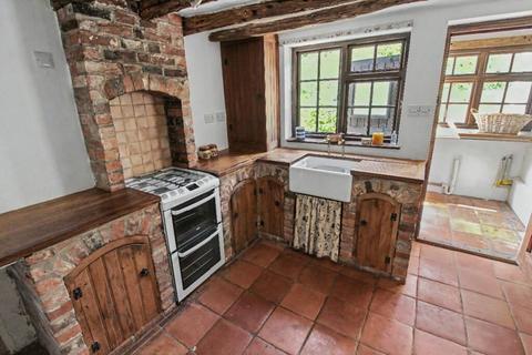 2 bedroom cottage for sale, Seggs Lane, Alcester, Warwickshire, B49 5HJ
