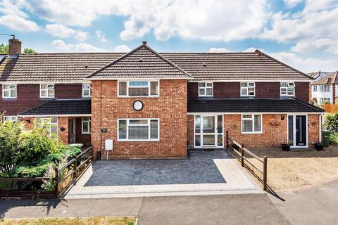 MIDDLEMEAD ROAD, GREAT BOOKHAM, KT23