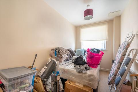 2 bedroom flat to rent, Barking, IG11