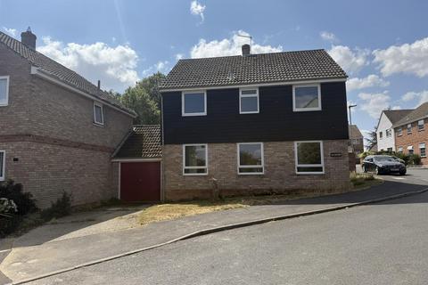 4 bedroom detached house to rent, Glemsford