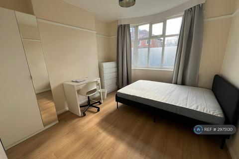 3 bedroom semi-detached house to rent, Princess Avenue, Nottingham, NG9