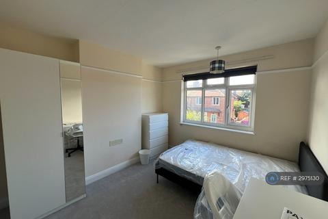 3 bedroom semi-detached house to rent, Princess Avenue, Nottingham, NG9