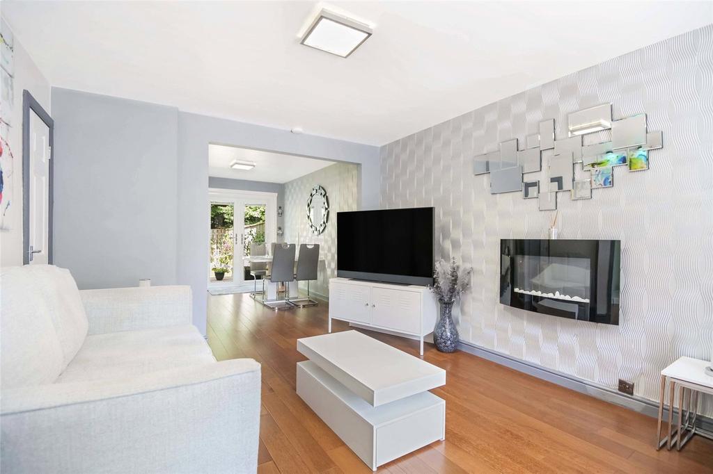 House in Rutherglen, Burnside - More