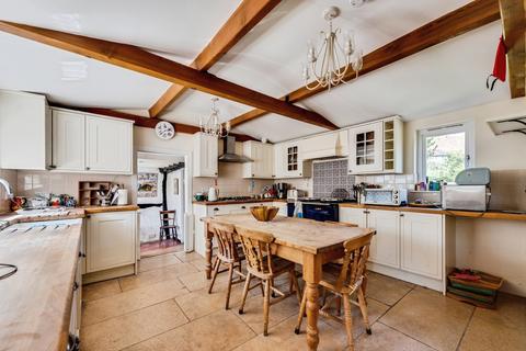 4 bedroom detached house to rent, Cat Street, Wantage, OX12