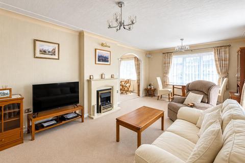 undefined, Overbury Way, Broadway