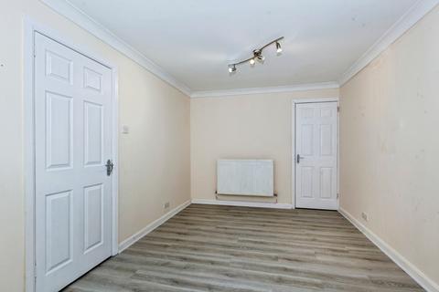 4 bedroom terraced house to rent, Weekes Drive, Slough, Berkshire, SL1