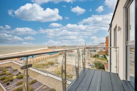 2 bedroom flat for sale, Beach Drive, Ramsgate, Kent, CT11