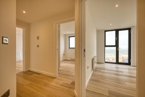 2 bedroom flat for sale, Beach Drive, Ramsgate, Kent, CT11