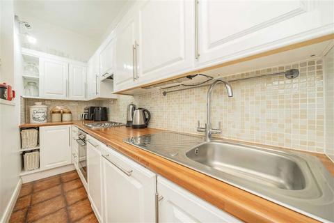 2 bedroom flat for sale, Gathorne Street, London E2