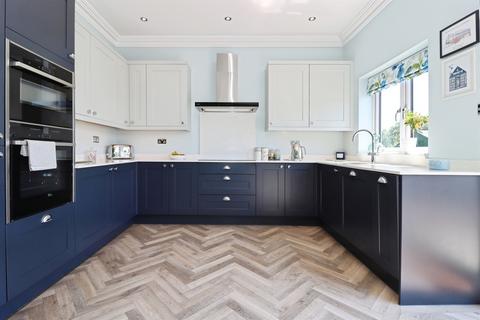 5 bedroom detached house for sale, Courtney Road, Bristol