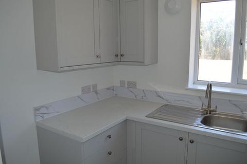 2 bedroom flat to rent, Chantress Close, Dagenham, RM10