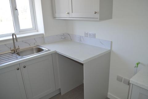 2 bedroom flat to rent, Chantress Close, Dagenham, RM10