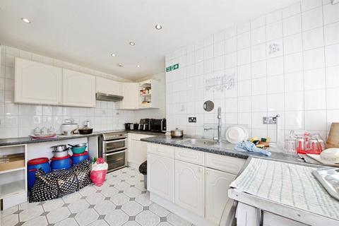 3 bedroom end of terrace house for sale, Rugby Road, Dagenham