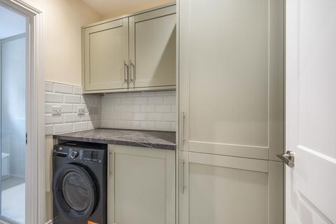 2 bedroom flat to rent, Bucklersbury, Hitchin, Hertfordshire, SG5