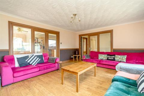 4 bedroom bungalow for sale, Greenburn Road, Fauldhouse, Fauldhouse
