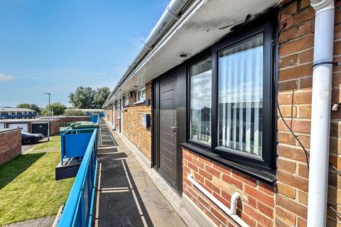 1 bedroom apartment for sale, Kearsley Close, Seaton Delaval, Whitley Bay, Northumberland (and garage) , NE25 0BL