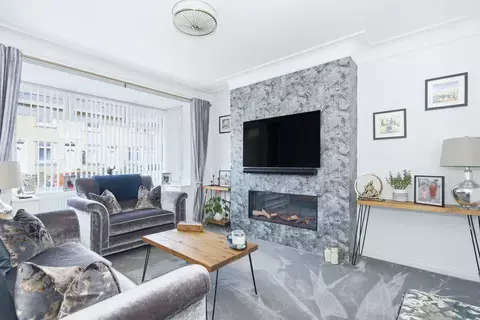 4 bedroom end of terrace house for sale - Aanzicht 4