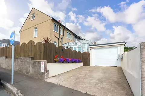 4 bedroom end of terrace house for sale - Aanzicht 3