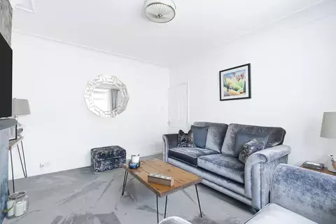 4 bedroom end of terrace house for sale - Aanzicht 5