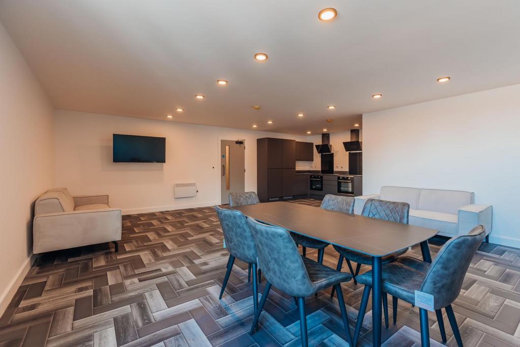 House in Broxtowe, Nottinghamshire - More