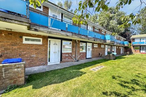 1 bedroom apartment for sale, Kearsley Close, Seaton Delaval, Whitley Bay, Northumberland (and garage) , NE25 0BL