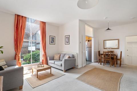 2 bedroom end of terrace house to rent, Oval Road, London, NW1