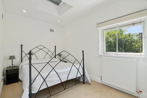2 bedroom end of terrace house to rent, Oval Road, London, NW1
