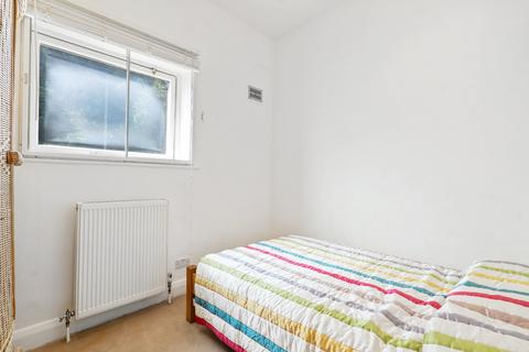 2 bedroom end of terrace house to rent, Oval Road, London, NW1