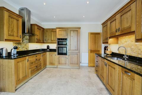2 bedroom detached bungalow for sale, Beresford Avenue, Skegness