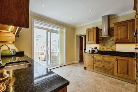 2 bedroom detached bungalow for sale, Beresford Avenue, Skegness