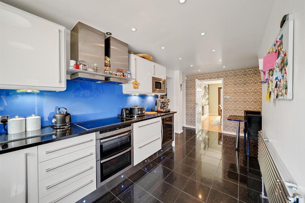 Kitchen / Breakfast Room