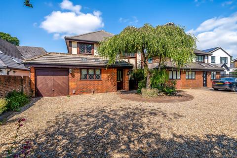 4 bedroom detached house for sale, Southborough Road, Bromley