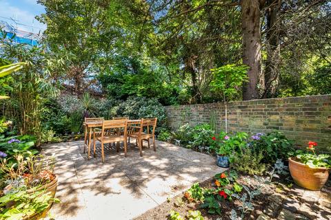 2 bedroom terraced house to rent, Canonbury Road, Canonbury, Islington, London, N1